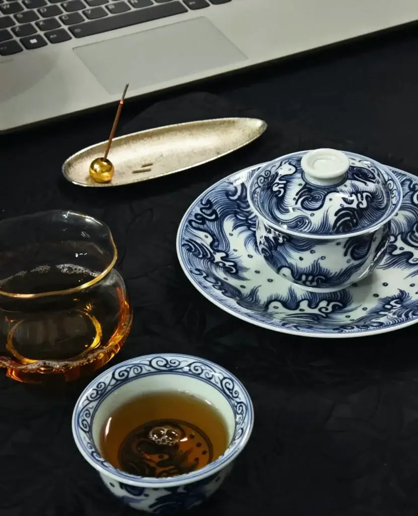 Premium handmade wave pattern gaiwan with incense accessories, representing a premium lifestyle choice
