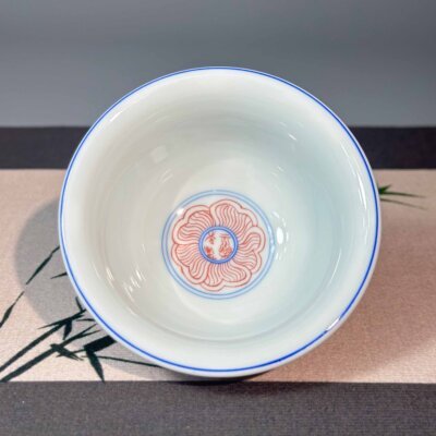 Red Vine Elegant Cup