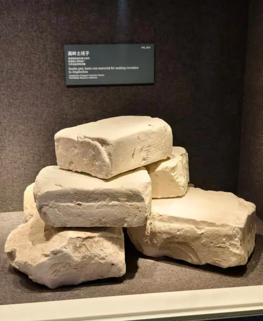 Natural kaolin clay blocks, porcelain material